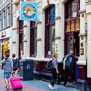 Flying Pig Downtown Hostel