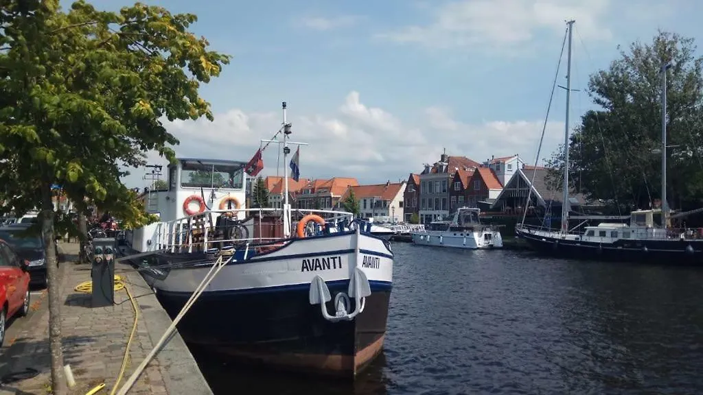 Botel City Tripper
